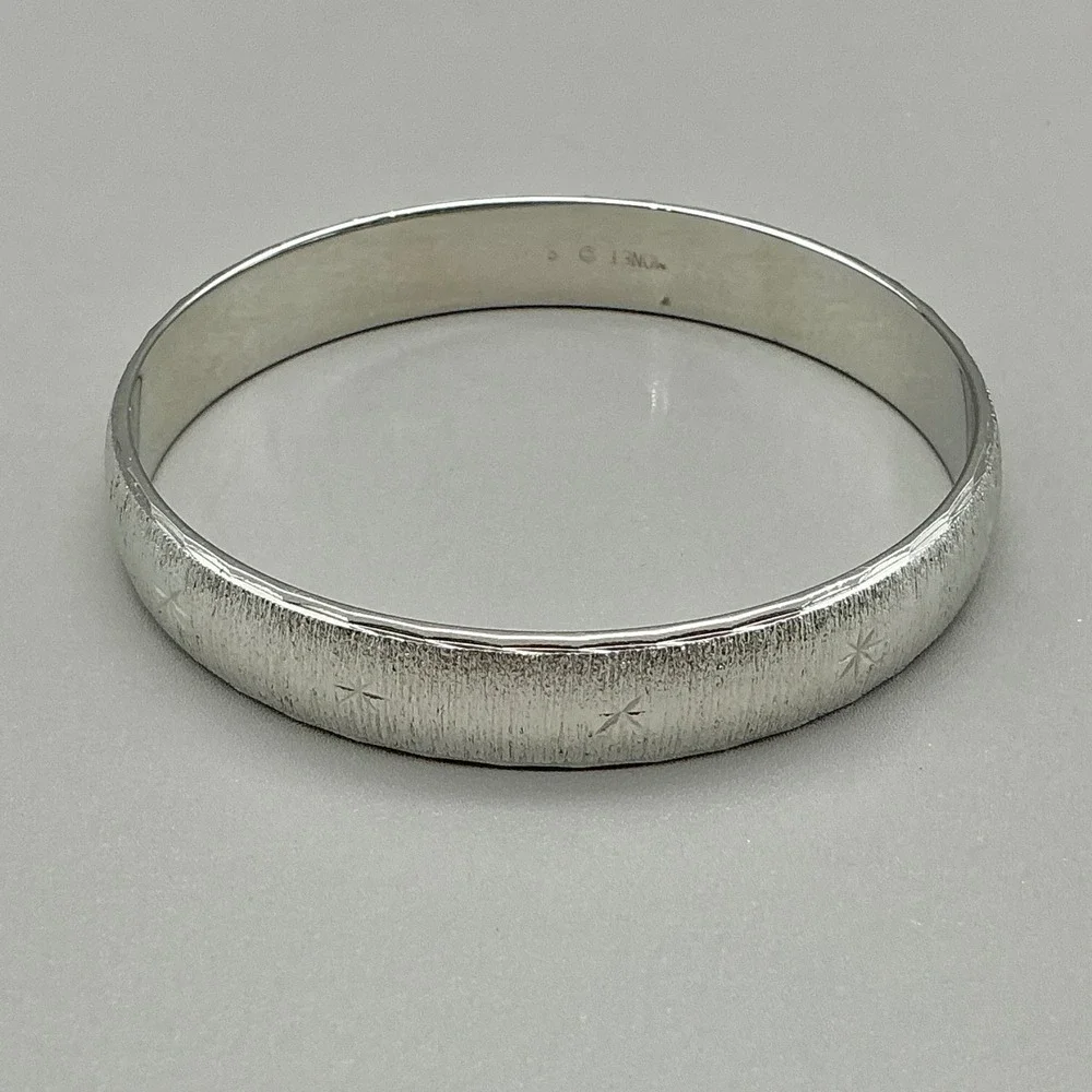 Monet Bracelet Womens Silver Tone Vintage‎ Textured Star Bangle Jewelry 7 Inches